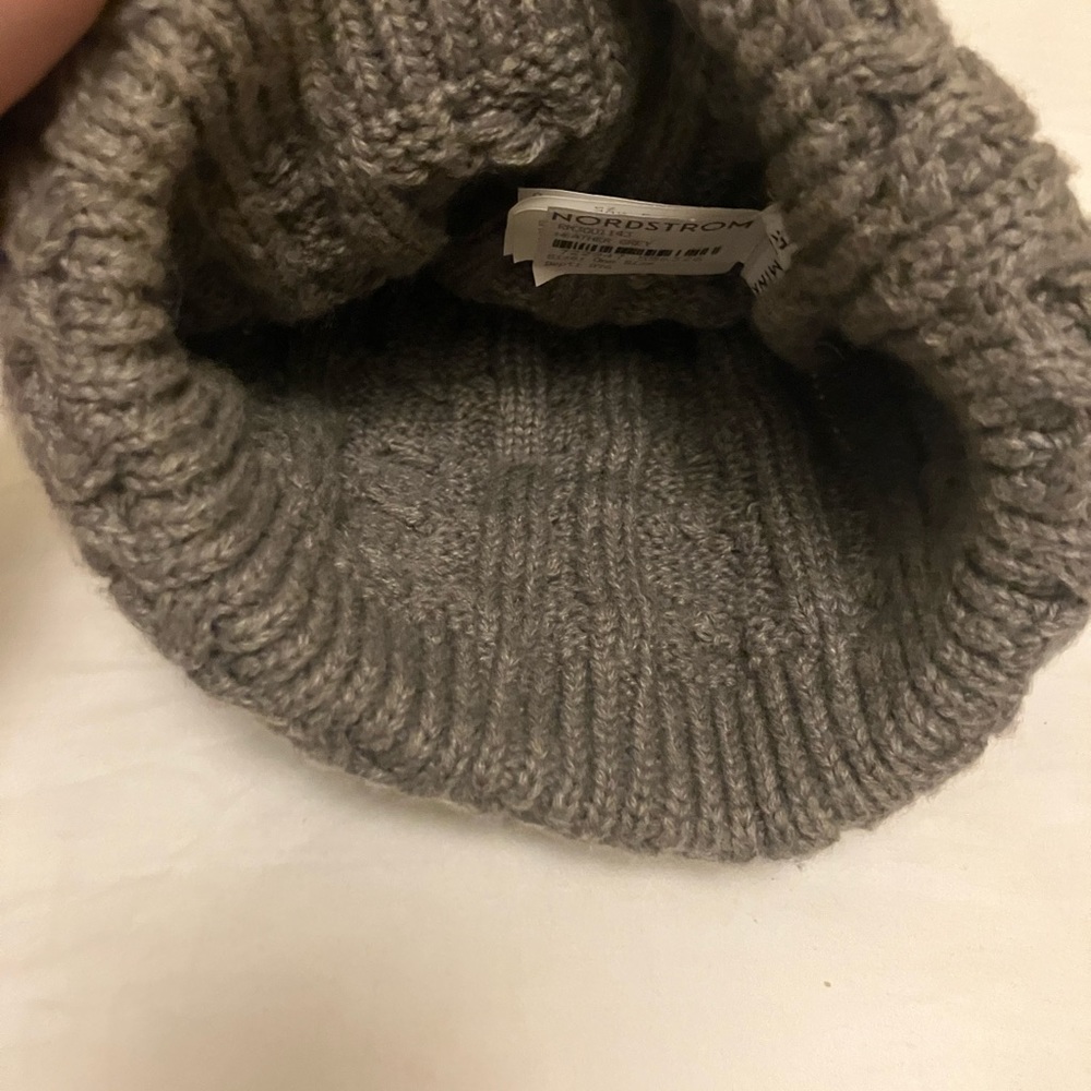 New RM Ribbed Knit hat - Picture 7 of 7